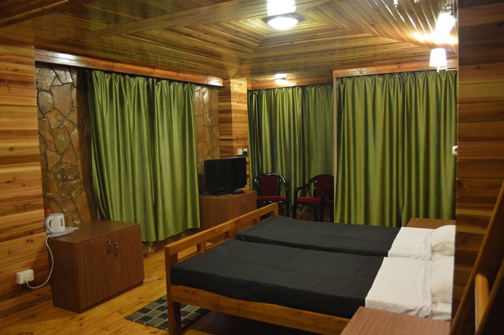 Quinton Enclave Hotel Shillong Room photo